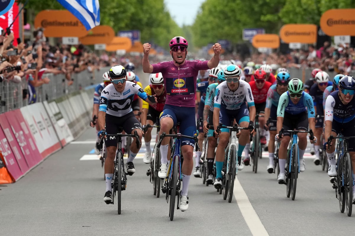 Pedersen viaja de Albania a Italia con la ‘maglia’ rosa del Giro en la maleta | Ciclismo | Deportes