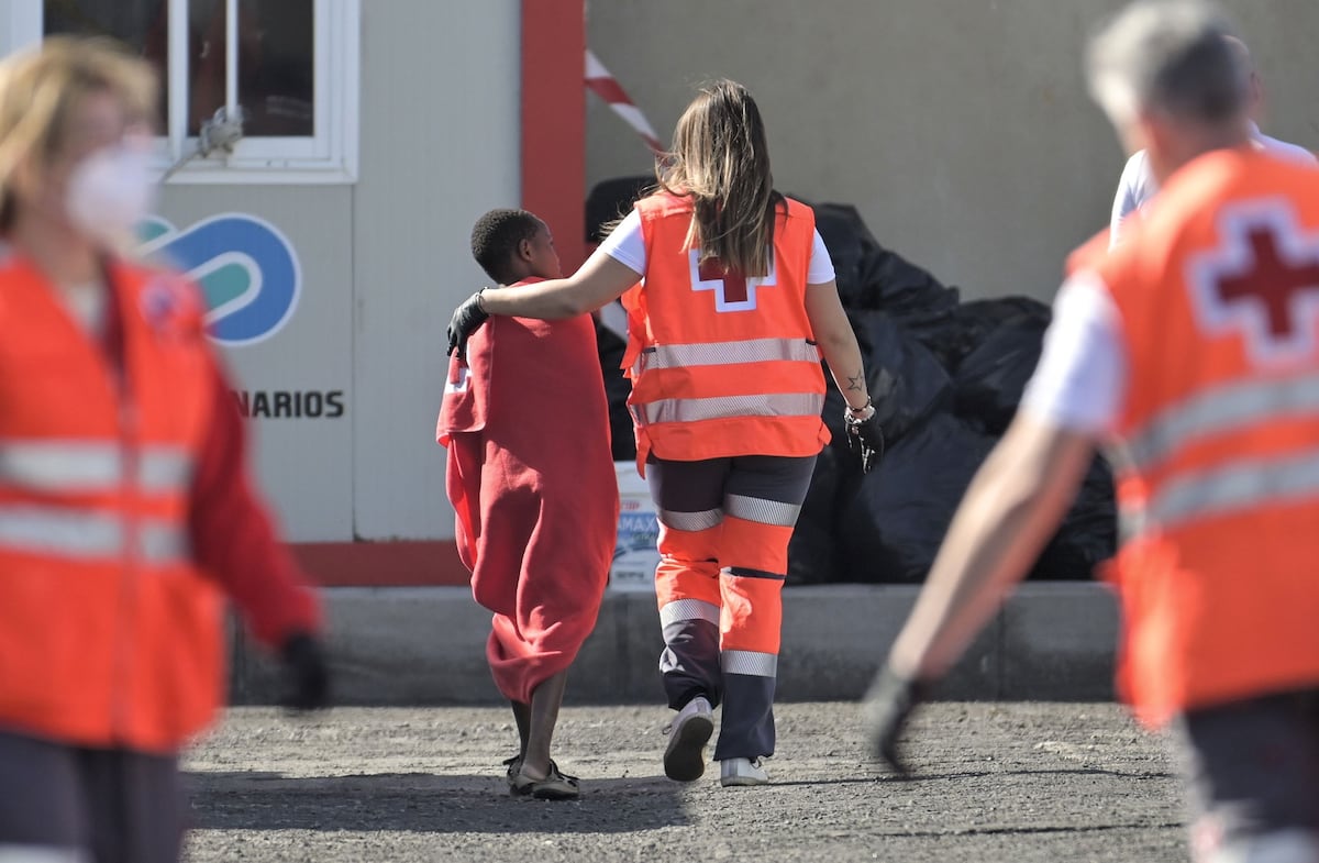 El Supremo convoca al Gobierno a una vista para que informe sobre los más de mil menores solicitantes de asilo en Canarias | España