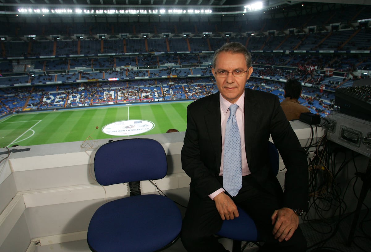 Muere José Ángel de la Casa, una de las voces del deporte de RTVE y locutor del 12-1 del España-Malta | Televisión
