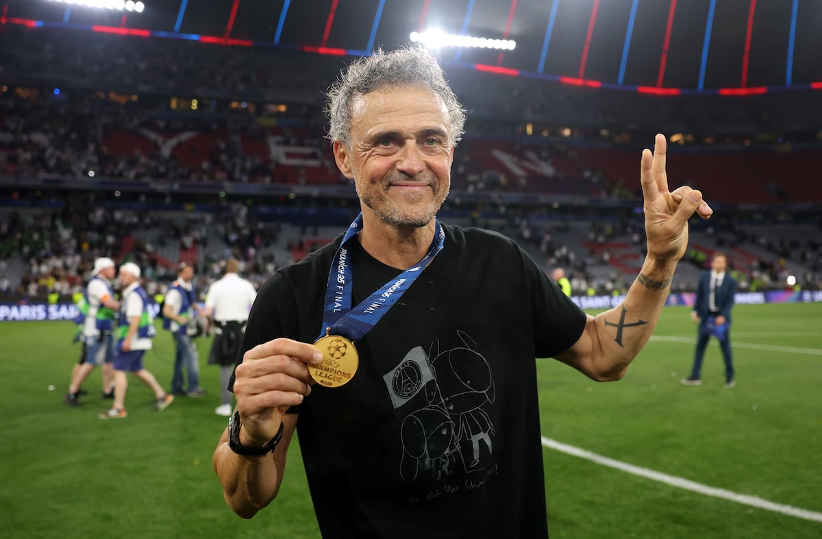 Luis Enrique celebra la Champions con el PSG con una camiseta en la que recuerda a su hija Xana | Fútbol | Deportes