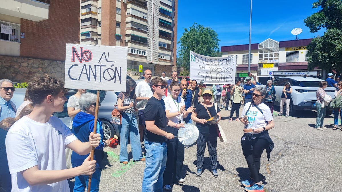 Cacerolada contra el nuevo cantón de limpieza en La Paz a ocho metros de las viviendas | Noticias de Madrid