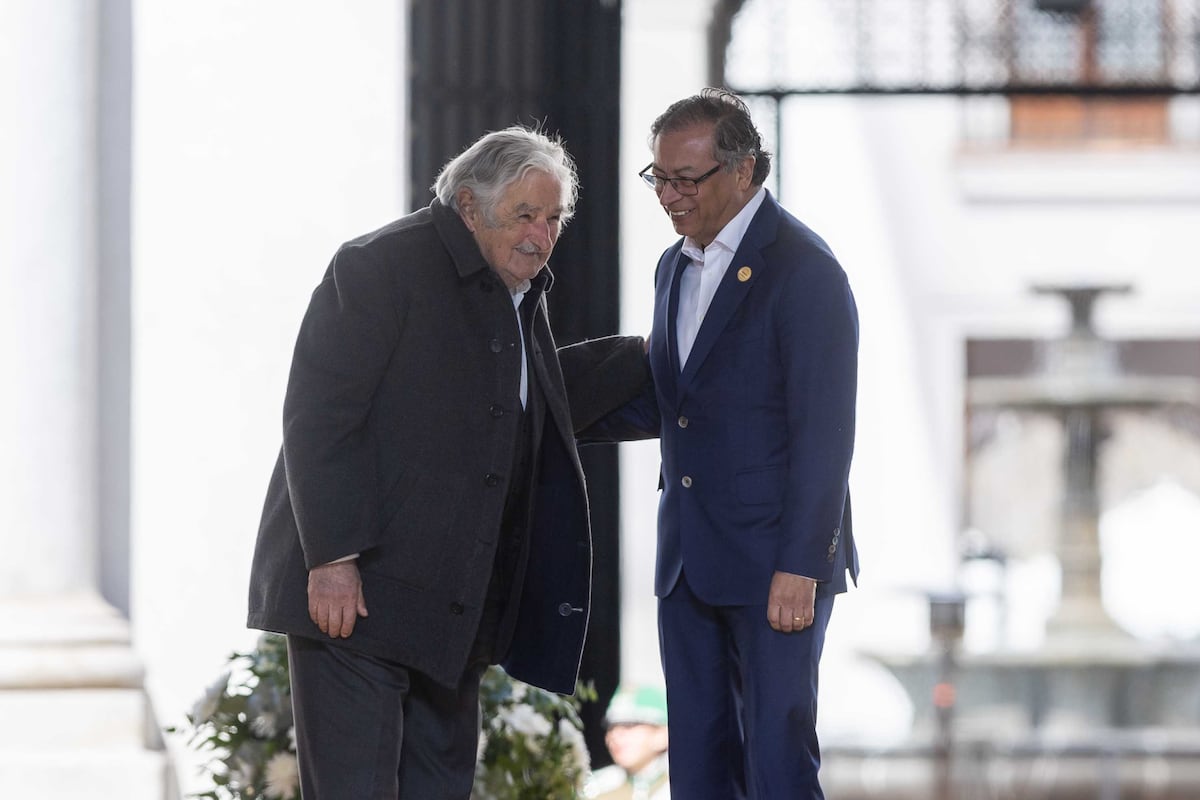 Petro en el espejo de Mujica