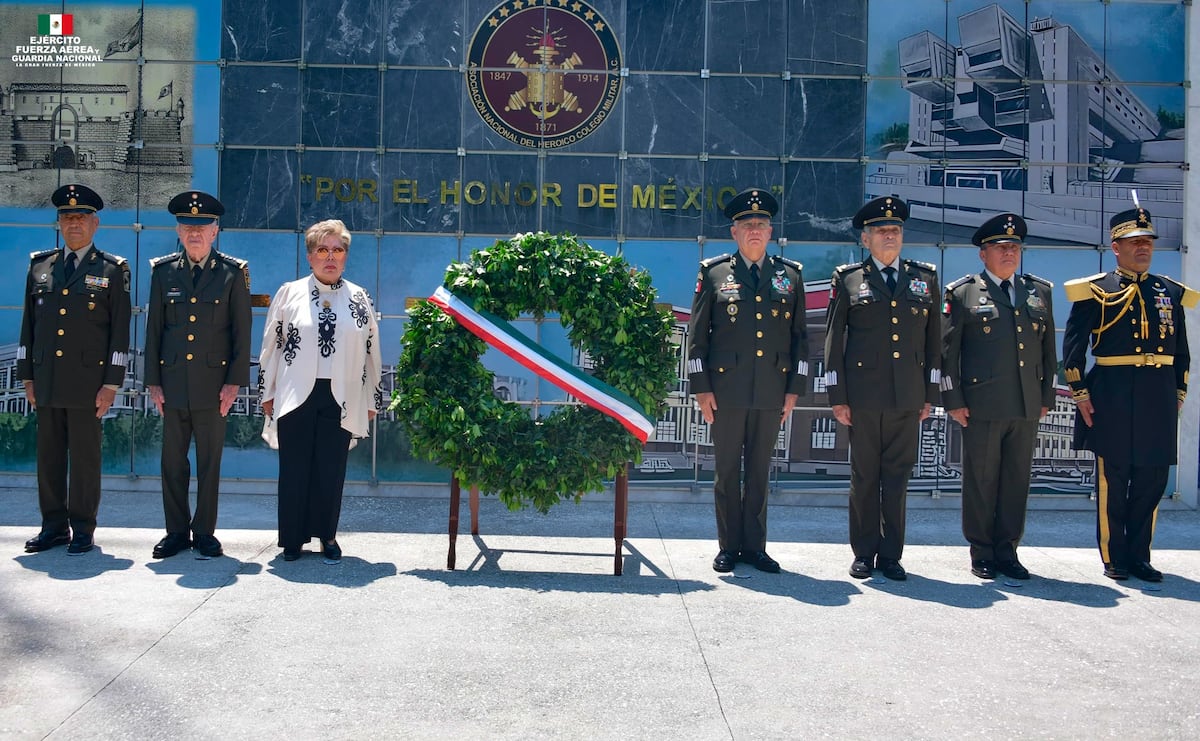 Hermenegildo Cuenca Díaz: El Ejército rinde homenaje al general mexicano que autorizó los vuelos de la muerte y que puso en marcha el ‘Plan Telaraña’