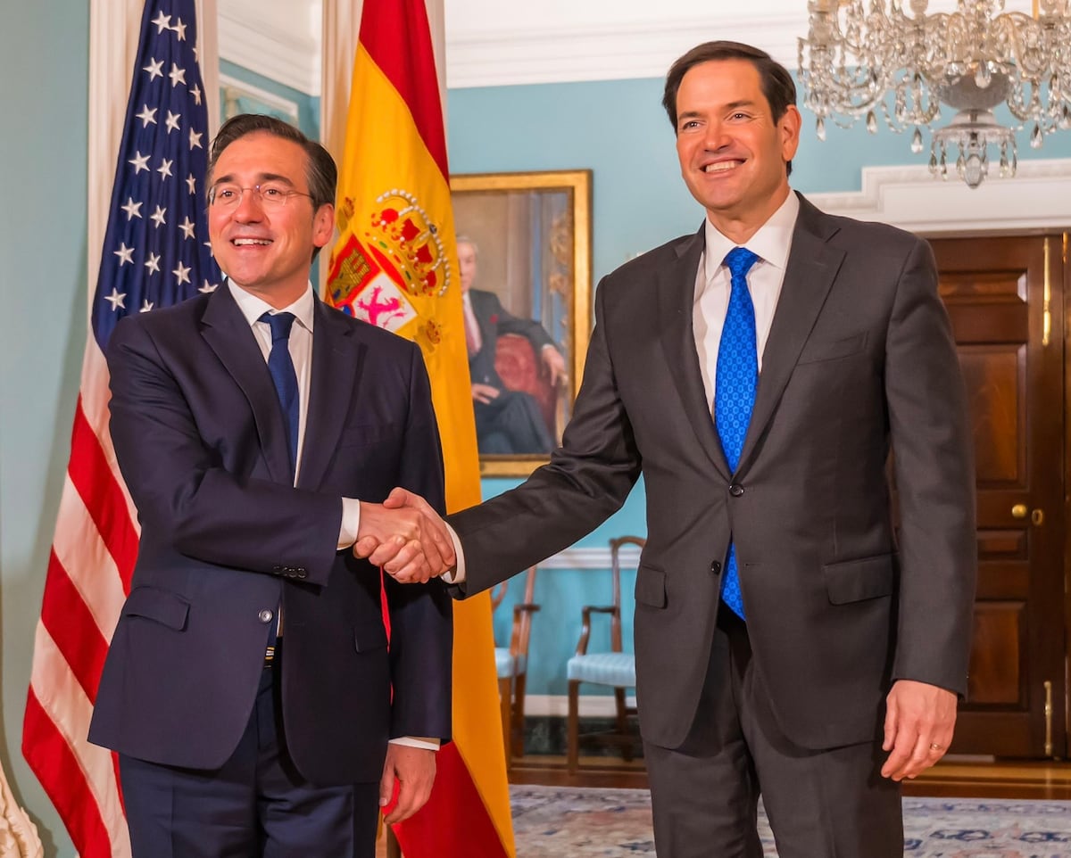 Albares defiende en EE UU el “esfuerzo” de España por llegar al 2% de gasto militar | España