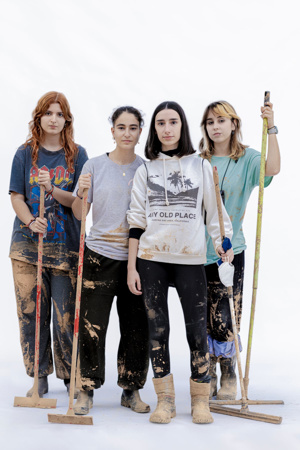 ‘Los ángeles de barro’, la serie sobre los jóvenes voluntarios de la dana de Raúl Belinchón, premiada en el certamen internacional Sony | Noticias de la Comunidad Valenciana