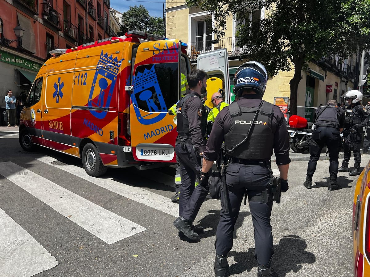 Un joven, muy grave tras sufrir una puñalada en el cuello | Noticias de Madrid