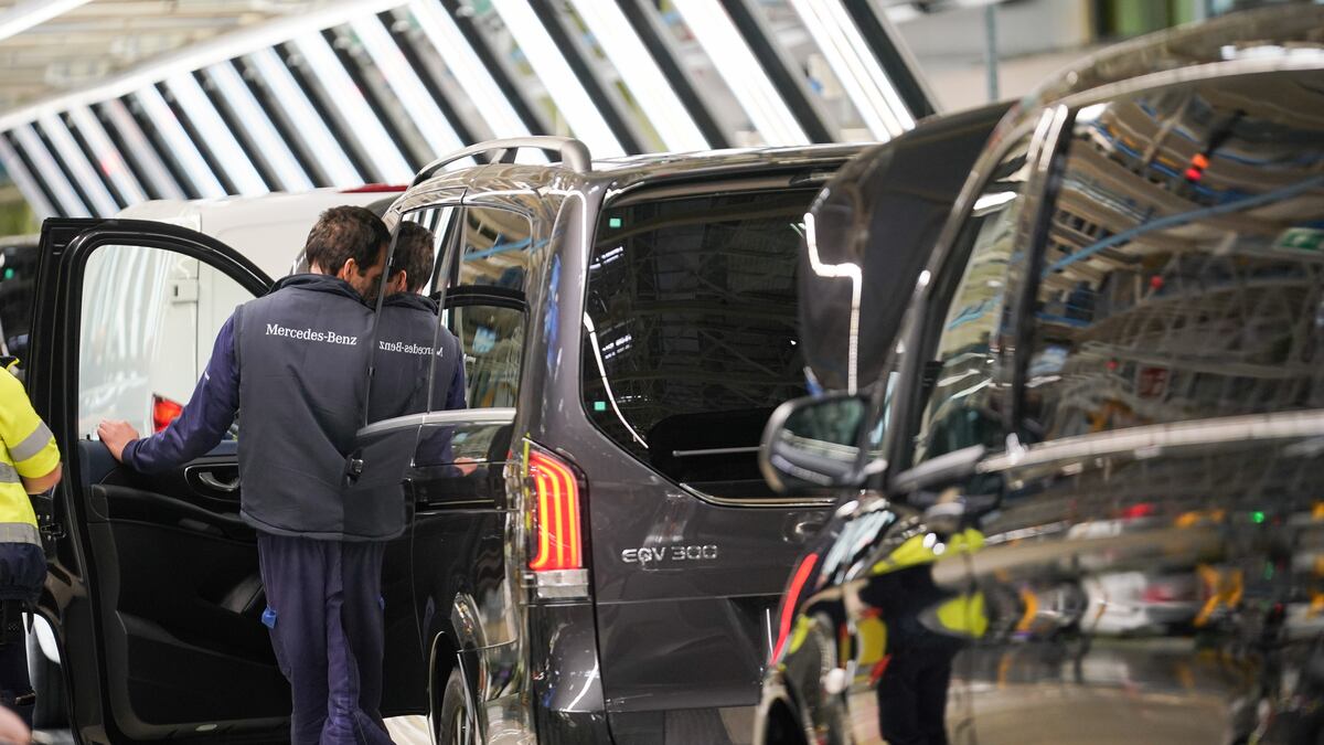 Una peña de trabajadores de Vitoria gana un premio del Euromillón tras jugar los mismos siete números durante más de una década | Sorteos: Loterías y ONCE