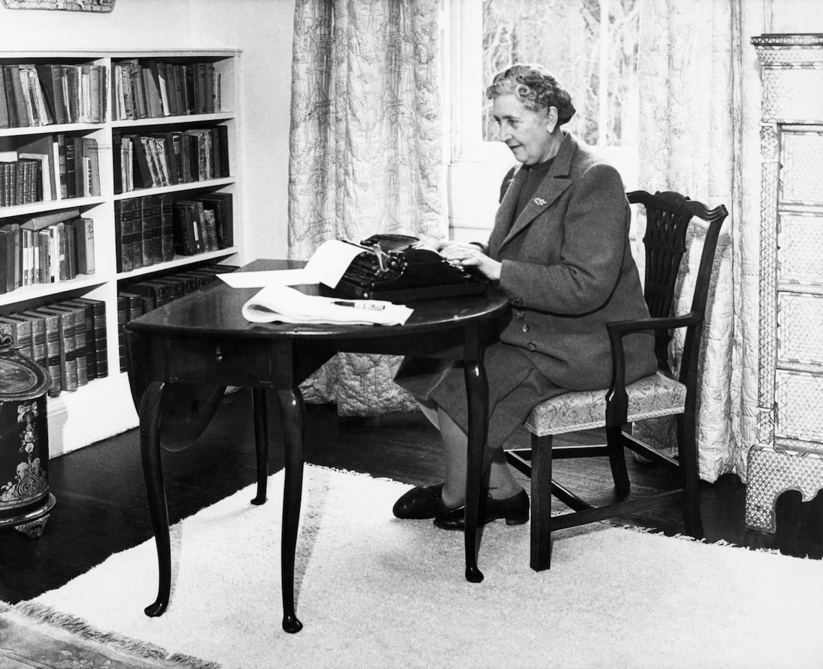 Agatha Christie, muerta en 1976, es la nueva profesora de escritura de la BBC gracias a la IA | Cultura