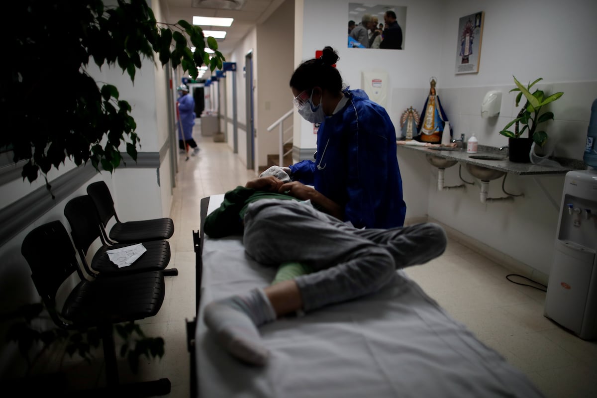 Mueren 14 personas y otras 50 resultan infectadas por fentanilo de uso clínico contaminado en Argentina