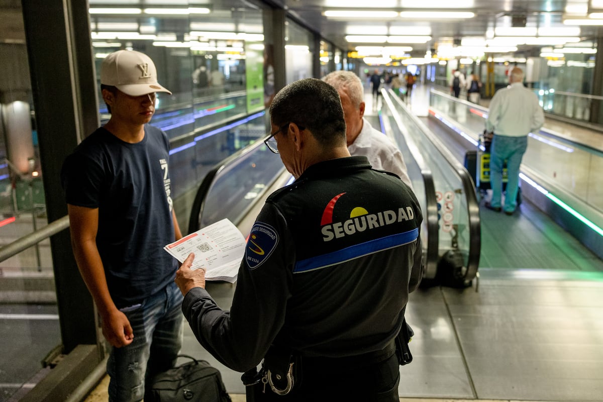 Sin incidentes en el primer día de control de acceso a Barajas: las personas sin hogar entraron antes de la hora de cierre | Noticias de Madrid