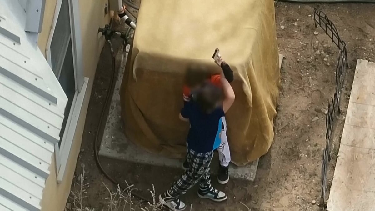 La policía de Nuevo México desarma con ayuda de un dron a dos niños de nueve y siete años