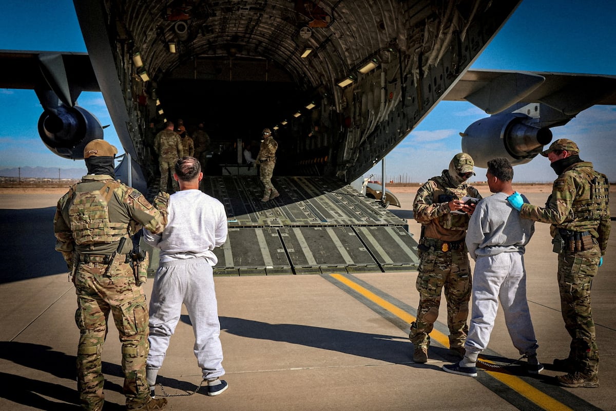 La Administración Trump despilfarra millones de dólares para mantener a apenas 30 migrantes en Guantánamo | Inmigración en Estados Unidos