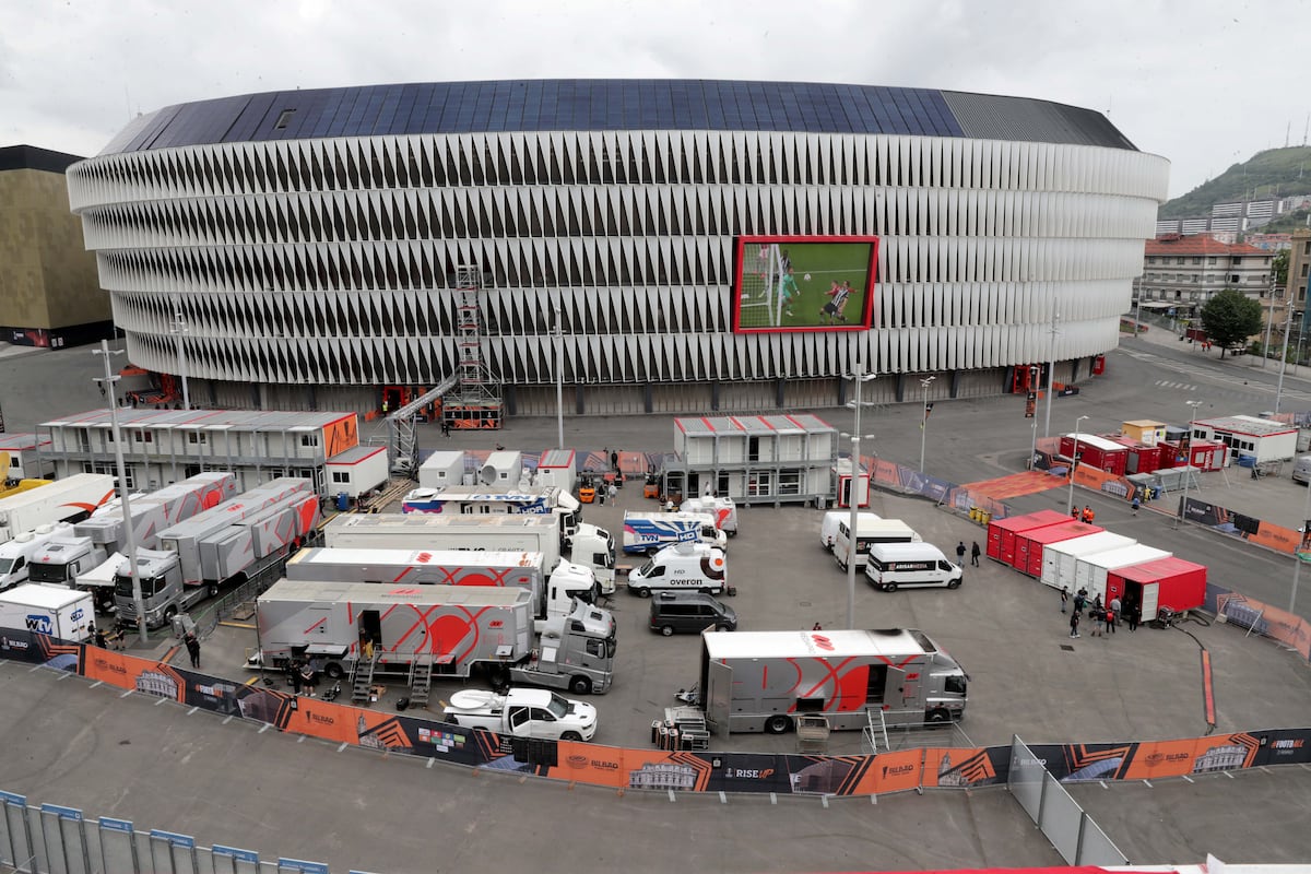 Bilbao pone a prueba su capacidad para organizar grandes eventos: un vuelo cada tres minutos y habitaciones a más de 2000 euros | Fútbol | Deportes