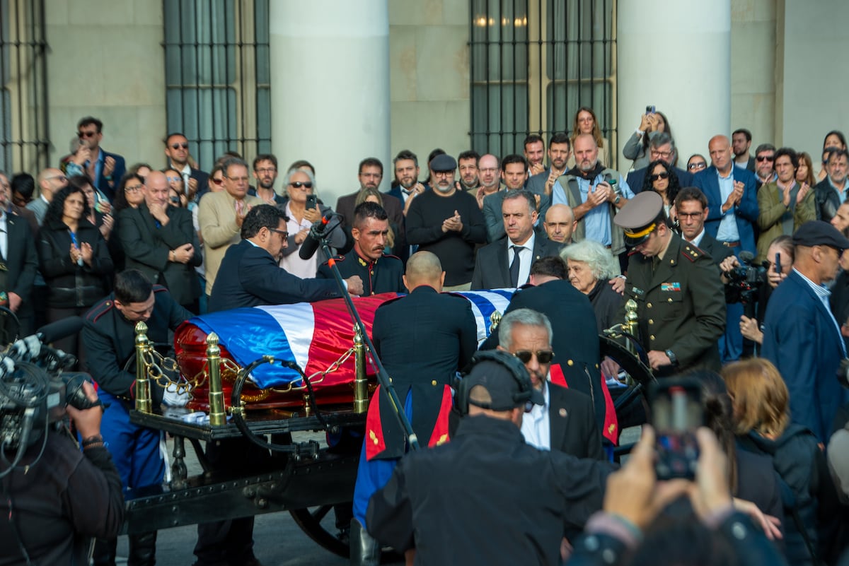 Decenas de miles de personas asisten al velatorio de José ‘Pepe’ Mujica en Montevideo