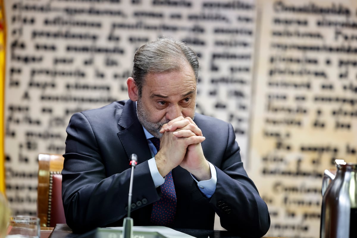 PSOE y PP usan diez comisiones de investigación para amenazarse mutuamente en el Congreso y el Senado | España