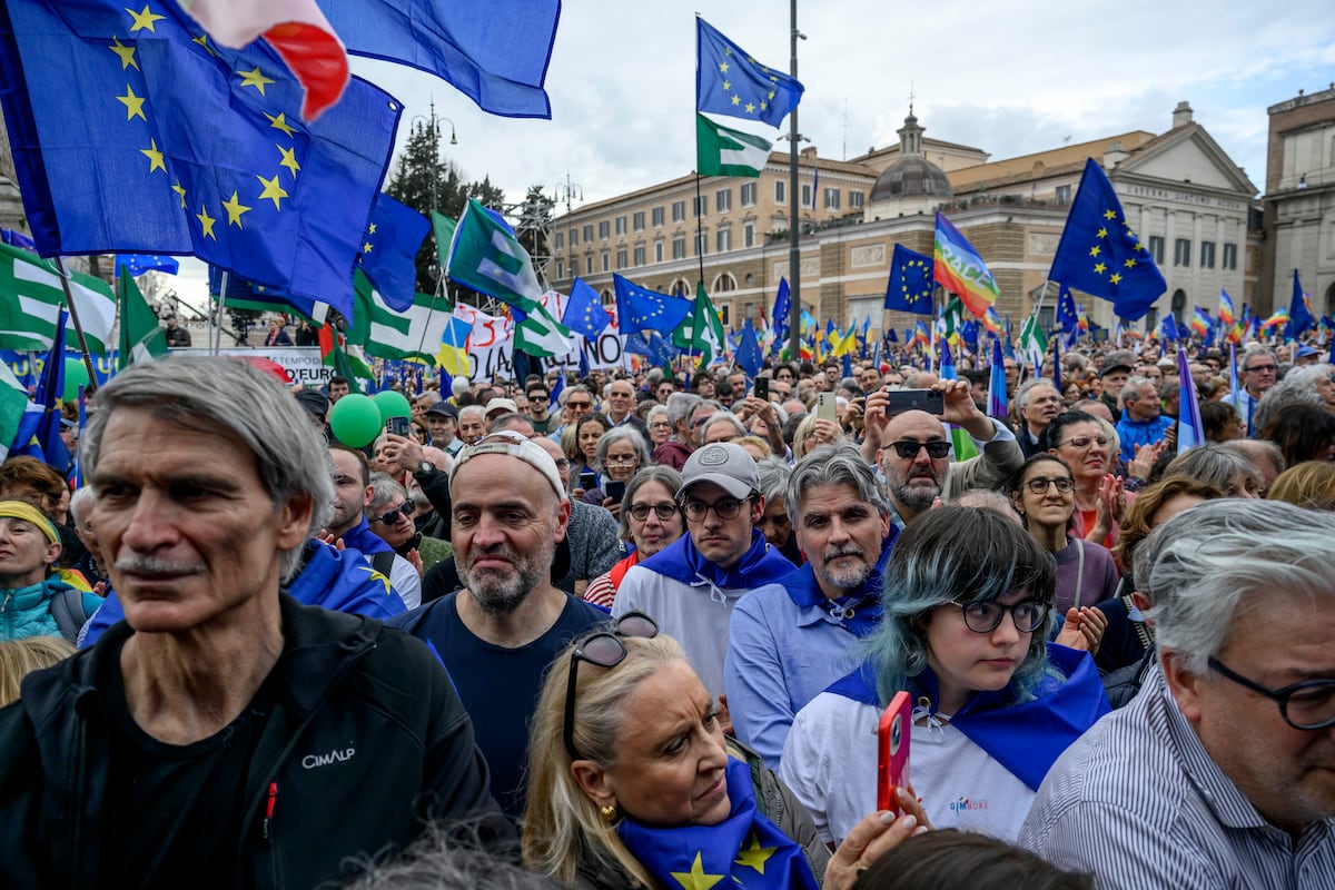 La sociedad civil española emula a la italiana y convoca una concentración en defensa del proyecto europeo | España
