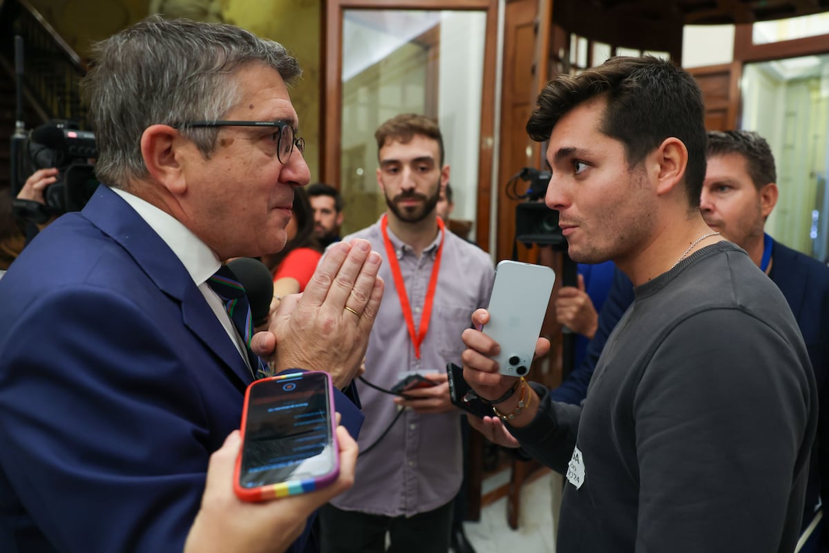 El mercado del odio: métodos y aliados de los acosadores de políticos y periodistas | España