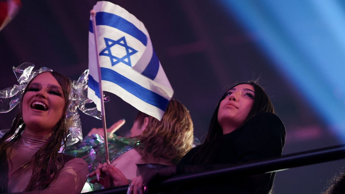 Eurovisión amenaza con multar a RTVE si sus comentaristas vuelven a mencionar el conflicto de Gaza en la final de hoy | Televisión