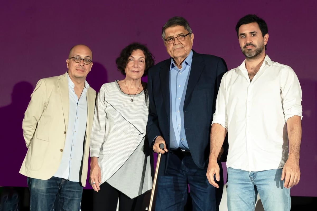 Festival Centroamérica Cuenta: Las costuras que unen al periodismo y la literatura: “La división entre crónica y ficción casi no existe”