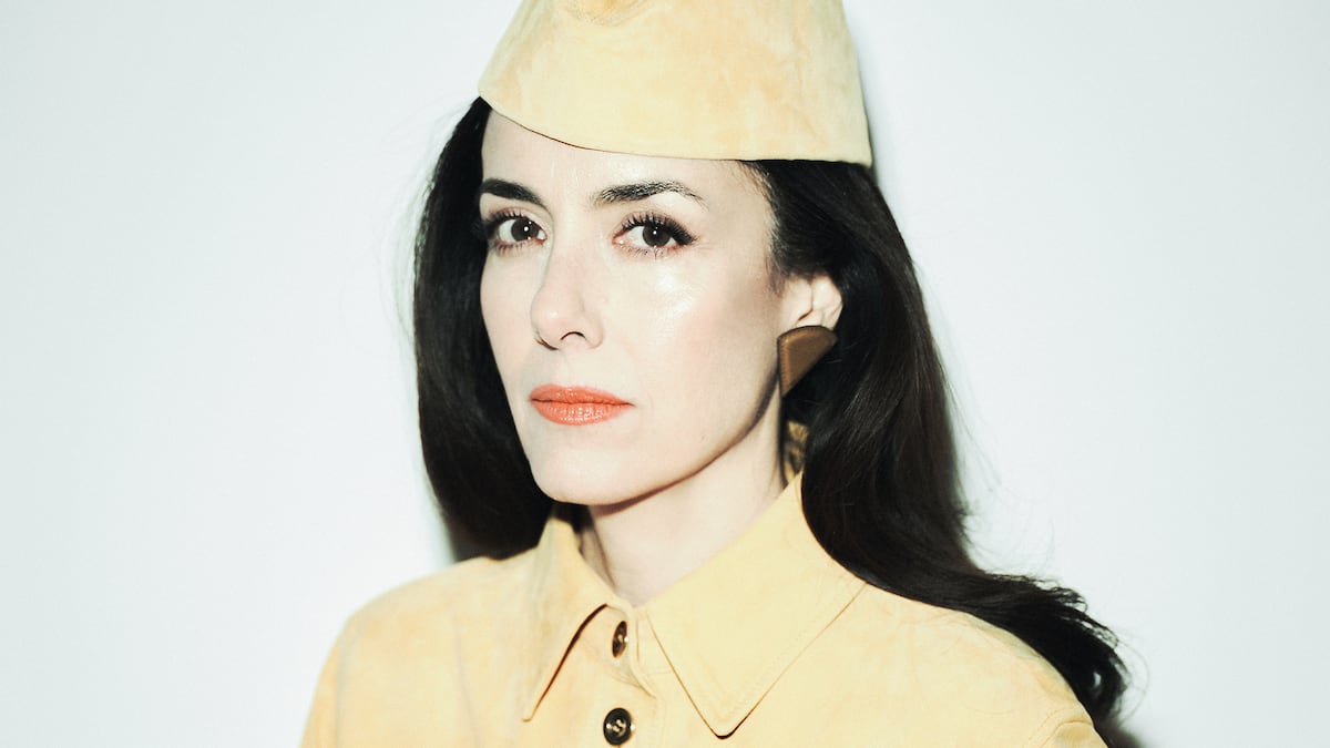 Cecilia Suárez (‘La casa de las flores’): “He hecho las paces con mi edad. No me niego a ver el paso del tiempo en mi cara y mi cuerpo” | Moda | S Moda
