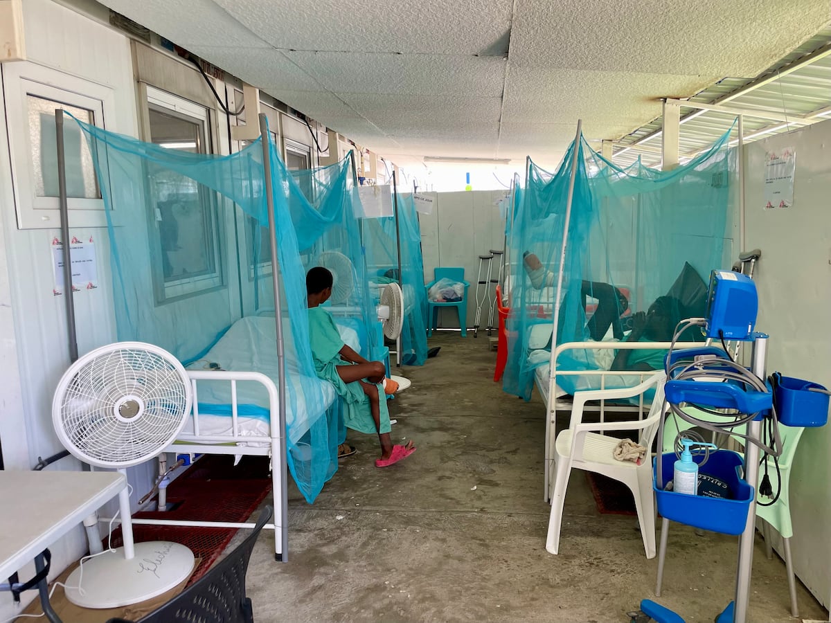 La ONU alerta de que Puerto Príncipe se queda sin hospitales: más del 60% de los centros sanitarios no están operativos