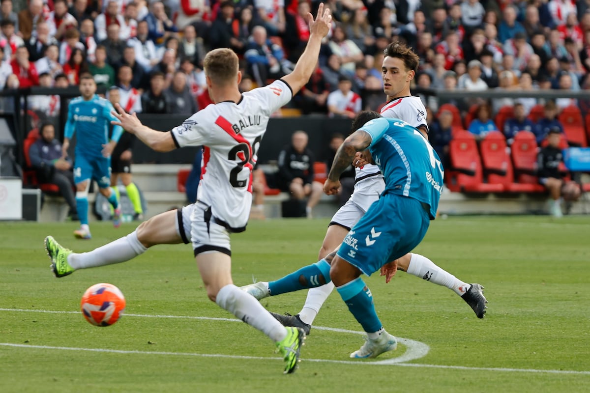 Un punto que no seduce demasiado ni al Rayo ni al Betis | Fútbol | Deportes