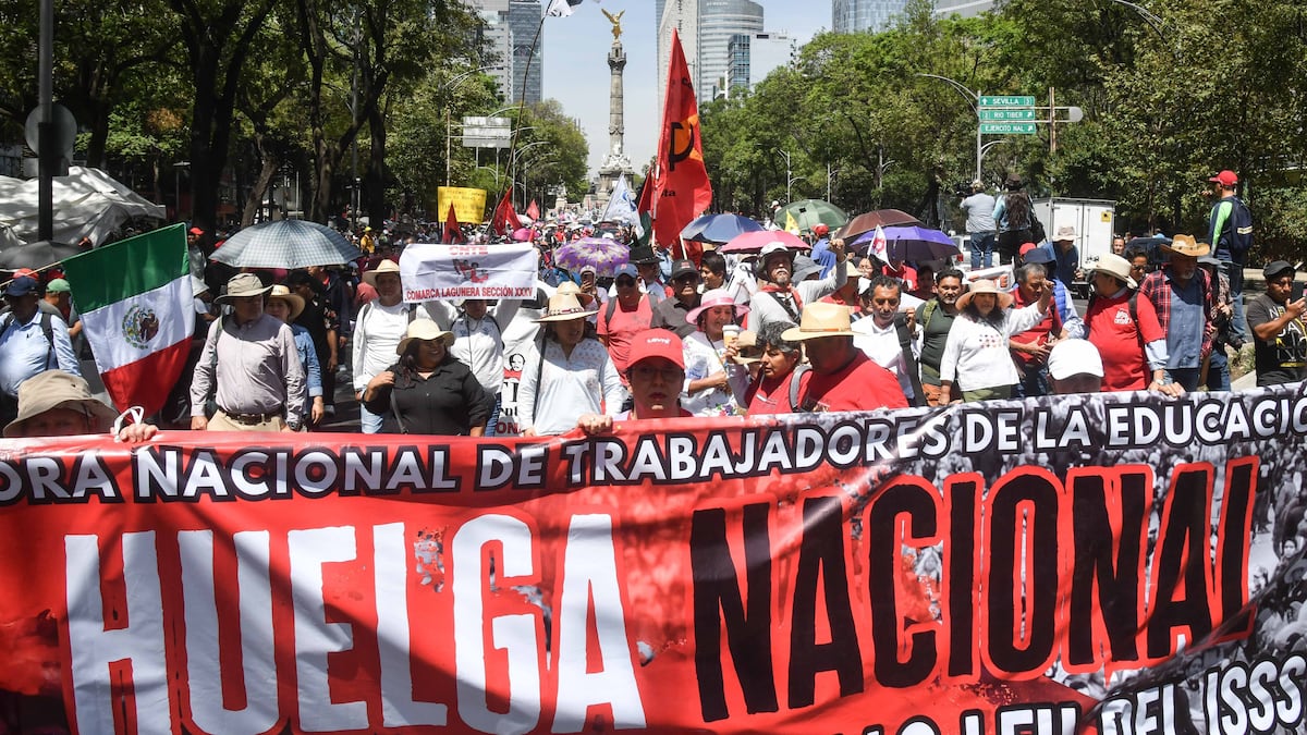 Los maestros de la CNTE se declaran en huelga indefinida: “No aceptamos otra propuesta salvo la abolición de la ley del ISSSTE”