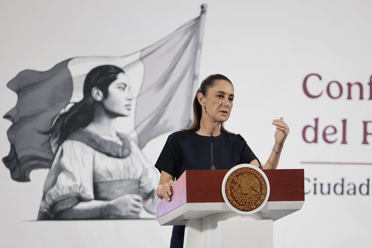 Sheinbaum pide la intervención del INE ante la polémica por los ‘acordeones’ en la elección judicial: “Voto libre, secreto y directo” 